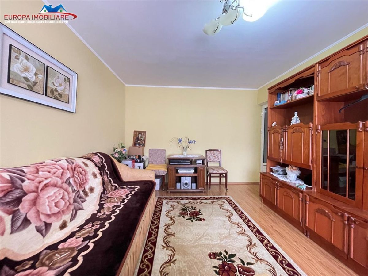 Apartament cu 2 camere de vanzare strada Podgoriilor- Tulcea - foto 3