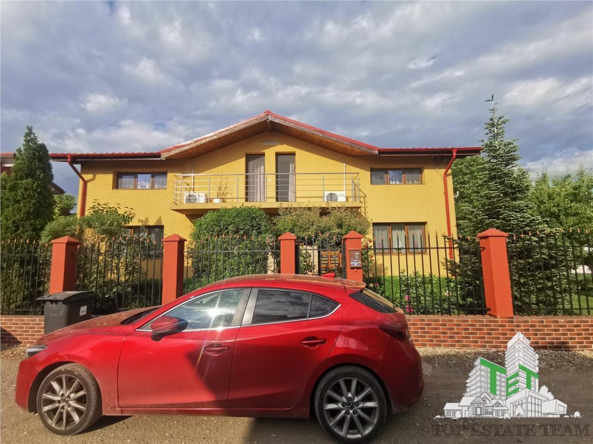 Vila lux 5 camere cu gradina superba centru Domnesti - 