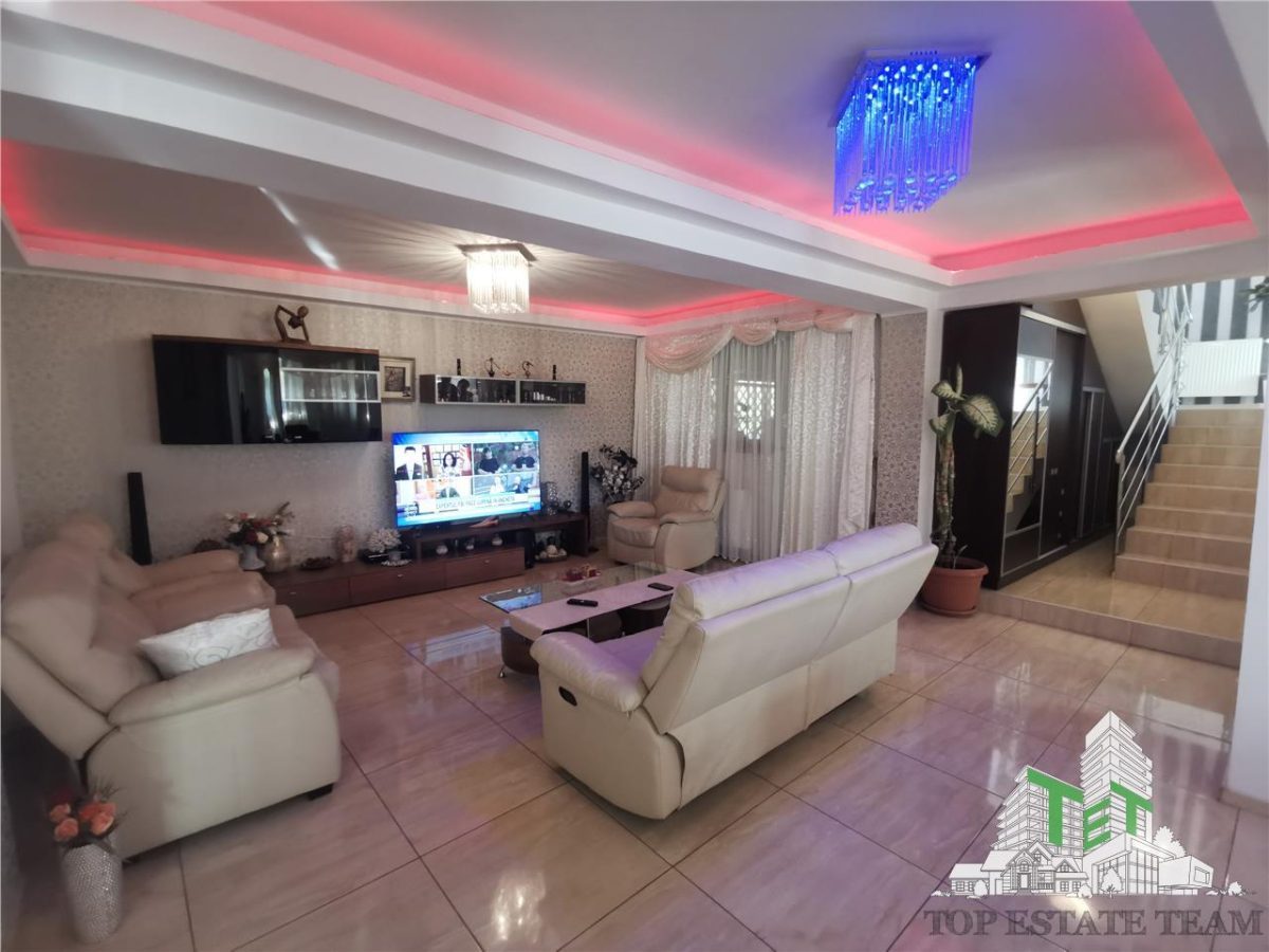 Vila lux 5 camere cu gradina superba centru Domnesti - foto 3