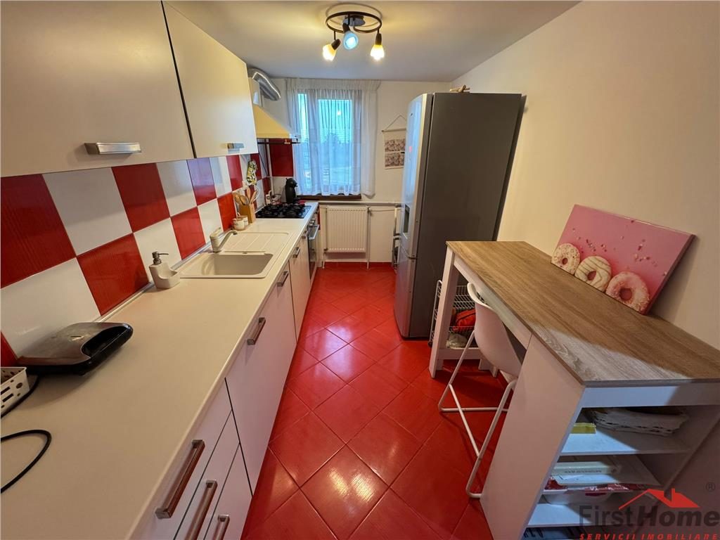 Apartament 2 camere de vanzare , etaj 3 / 3 zona Penny Obor - 