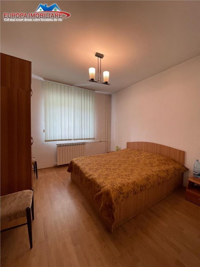 Apartament 3 camere de vanzare zona Ultracentrala Tulcea - foto 4