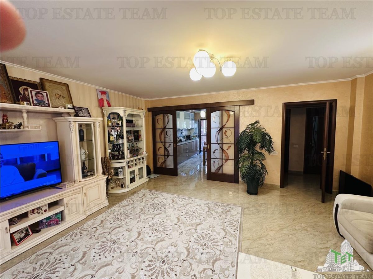 Vila superba 360 mp construiti, 524 mp curte, 6 camere, P+1+M ROSU - foto 12