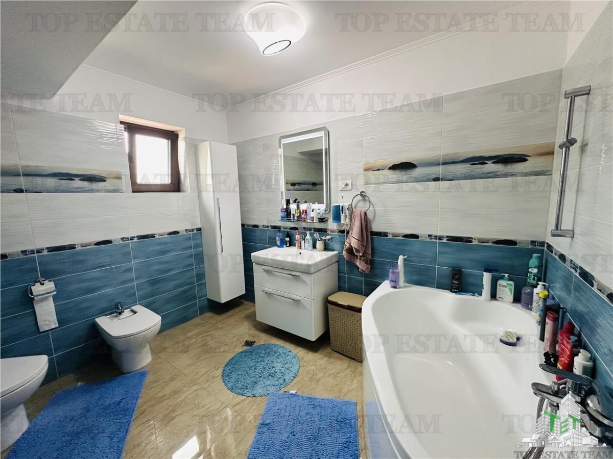 Vila superba 360 mp construiti, 524 mp curte, 6 camere, P+1+M ROSU - foto 20