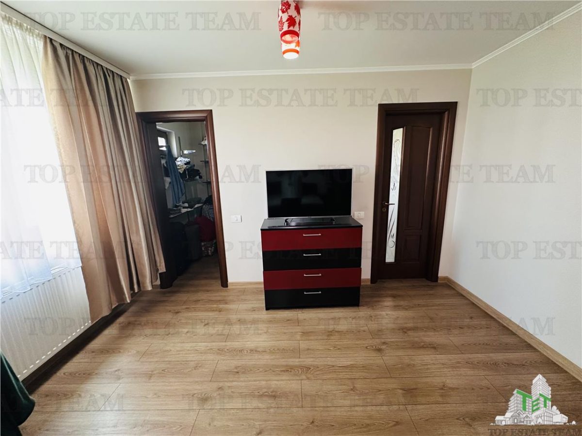 Vila superba 360 mp construiti, 524 mp curte, 6 camere, P+1+M ROSU - foto 22