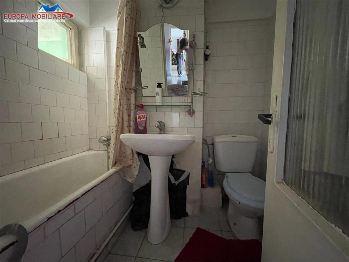 Apartament cu 4 camere de vanzare zona Vest -Tulcea - foto 3