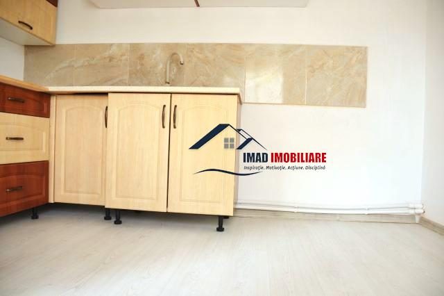 Vanzare Casa batraneasca in Targoviste - Exterior nord, Laculete. - foto 2