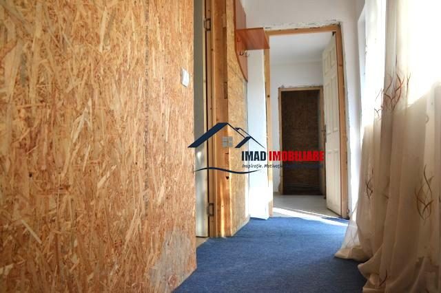 Vanzare Casa batraneasca in Targoviste - Exterior nord, Laculete. - foto 4