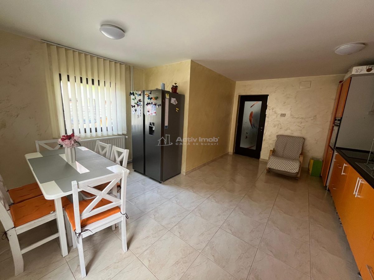 Caransebes, Casa la Cheie P+E+M, Zona ACR - foto 12