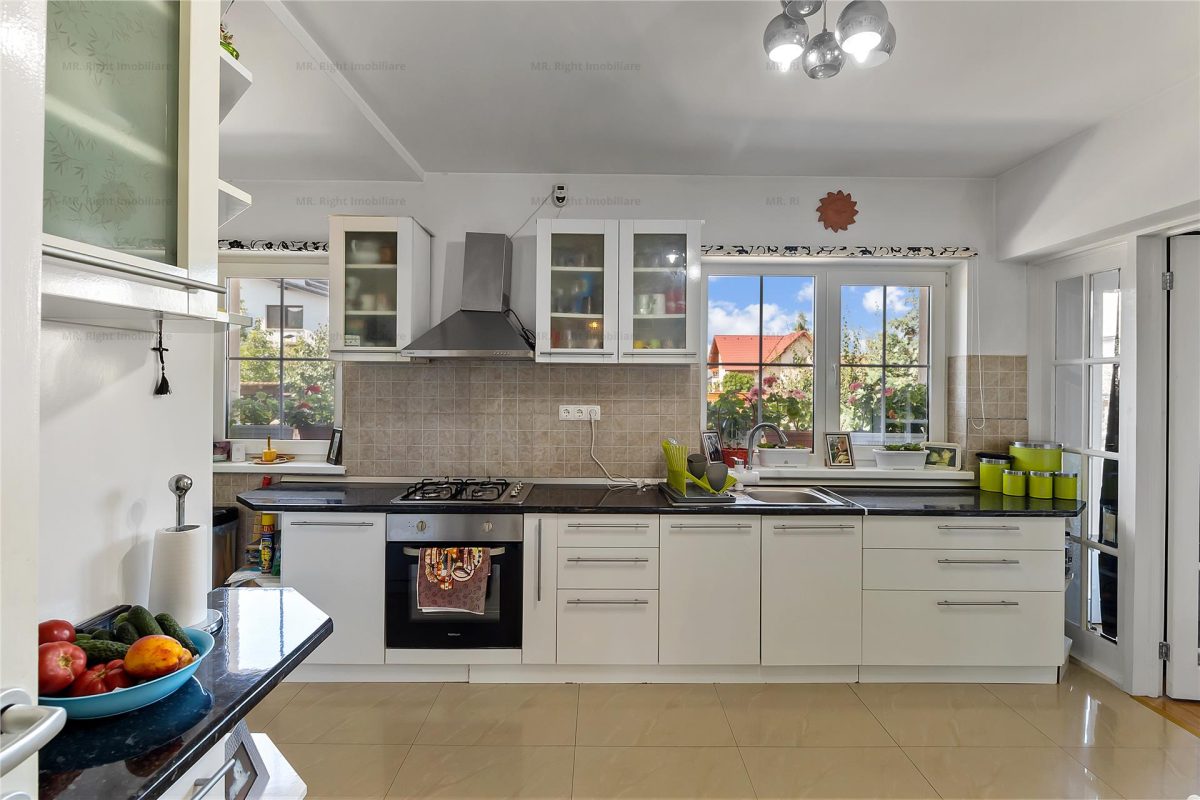 Vila / Casa superba cu 5 camere zona | 1032 mp teren |  Sanpetru Brasov - foto 4