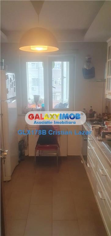 ZONA LINISTITA, ETAJ INTERMEDIAR - 