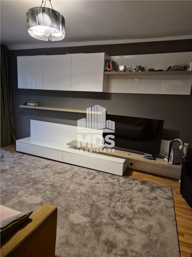 Decomandat cu 2 băi la etajul 3 - foto 11