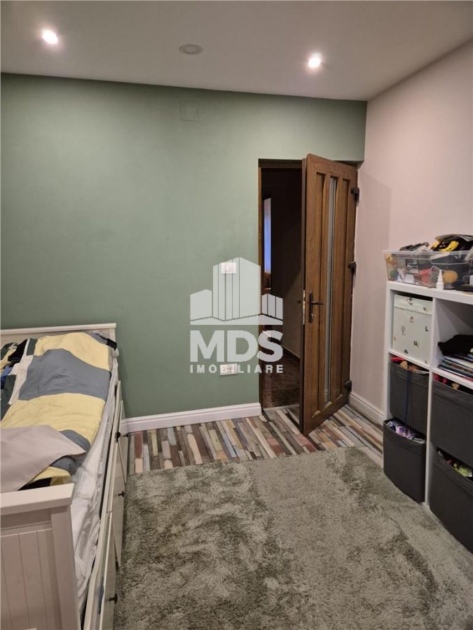 Decomandat cu 2 băi la etajul 3 - foto 4