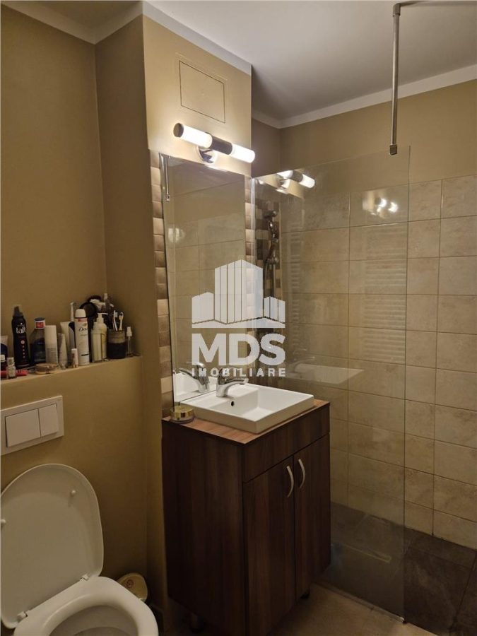 Decomandat cu 2 băi la etajul 3 - foto 9