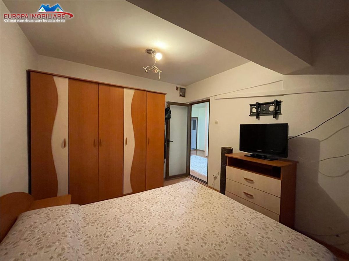Apartament 2 camere de vanzare zona 1848 Tulcea - foto 6