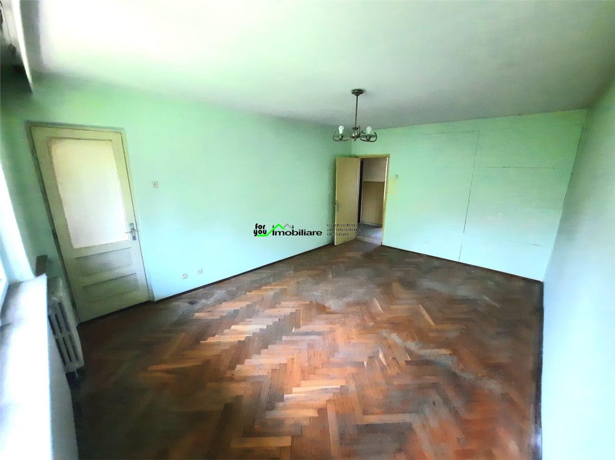 VILA CENTRAL S+P+1E - foto 11