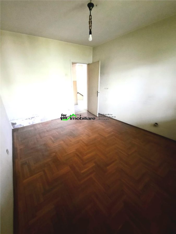 VILA CENTRAL S+P+1E - foto 13