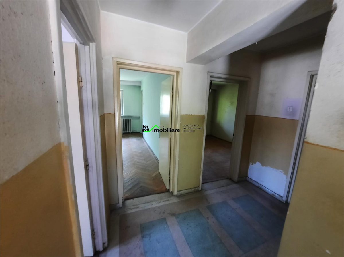 VILA CENTRAL S+P+1E - foto 16