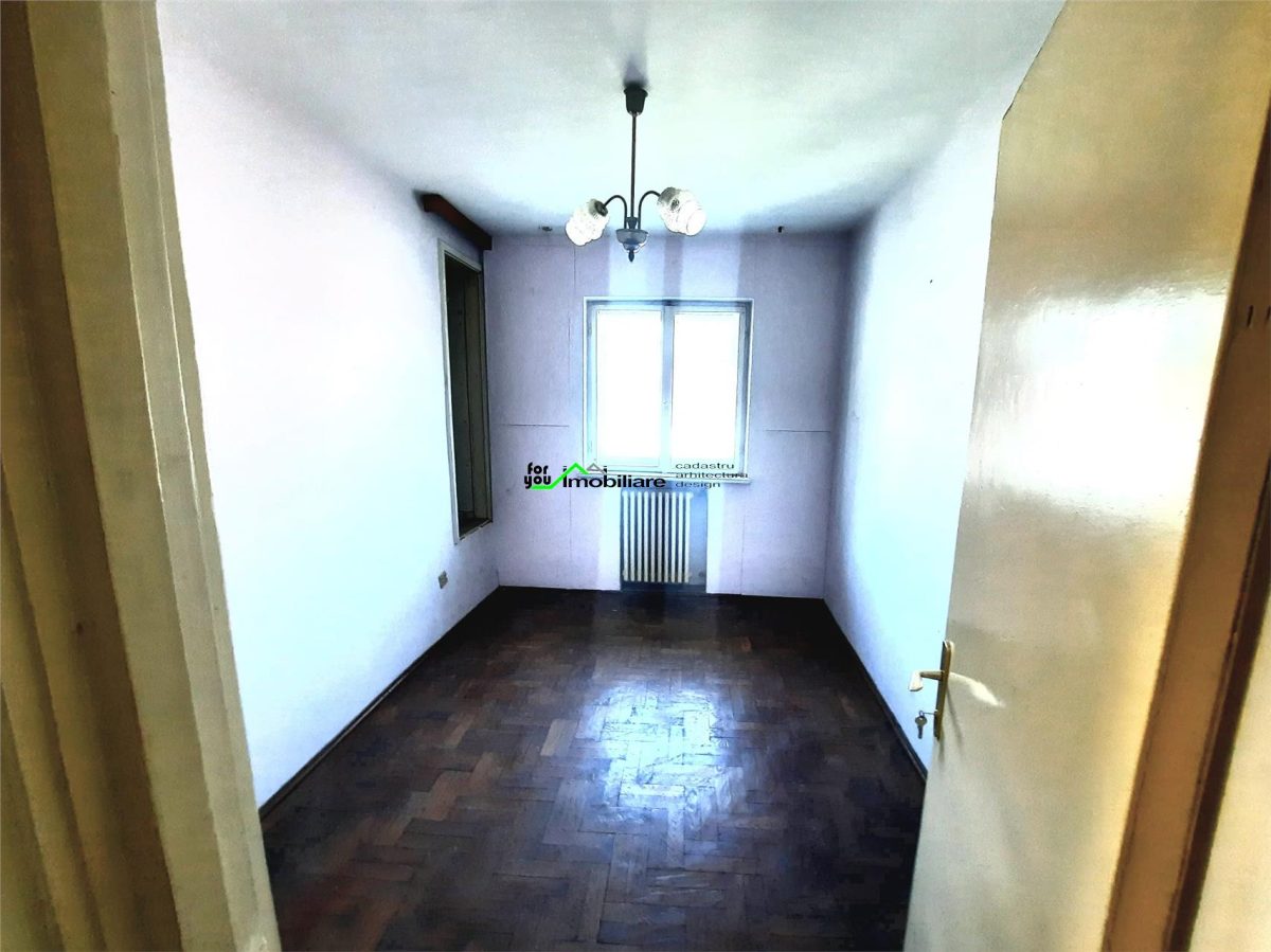 VILA CENTRAL S+P+1E - foto 18