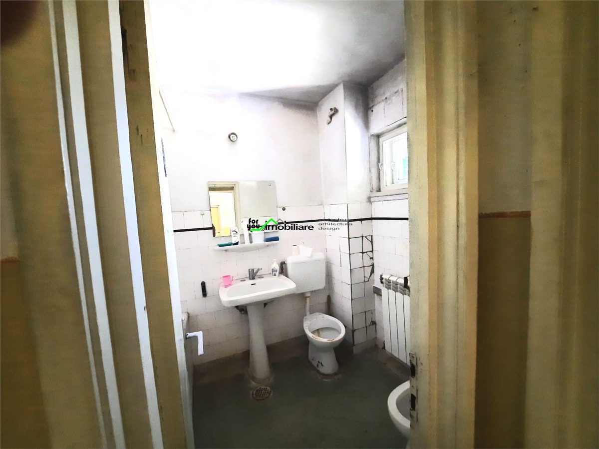 VILA CENTRAL S+P+1E - foto 19