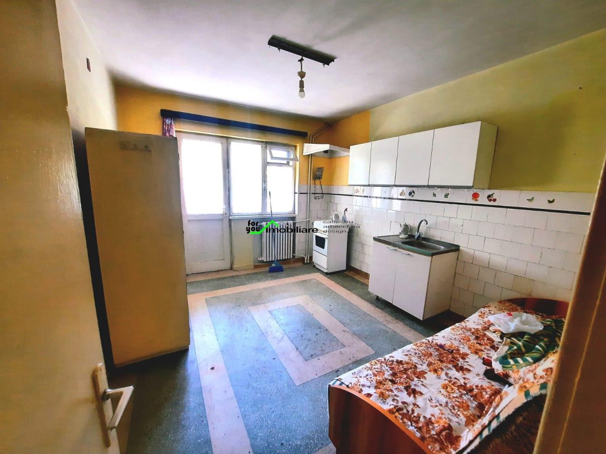 VILA CENTRAL S+P+1E - foto 4