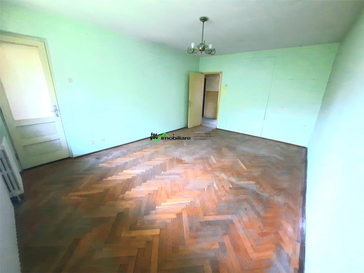 VILA CENTRAL S+P+1E - foto 10