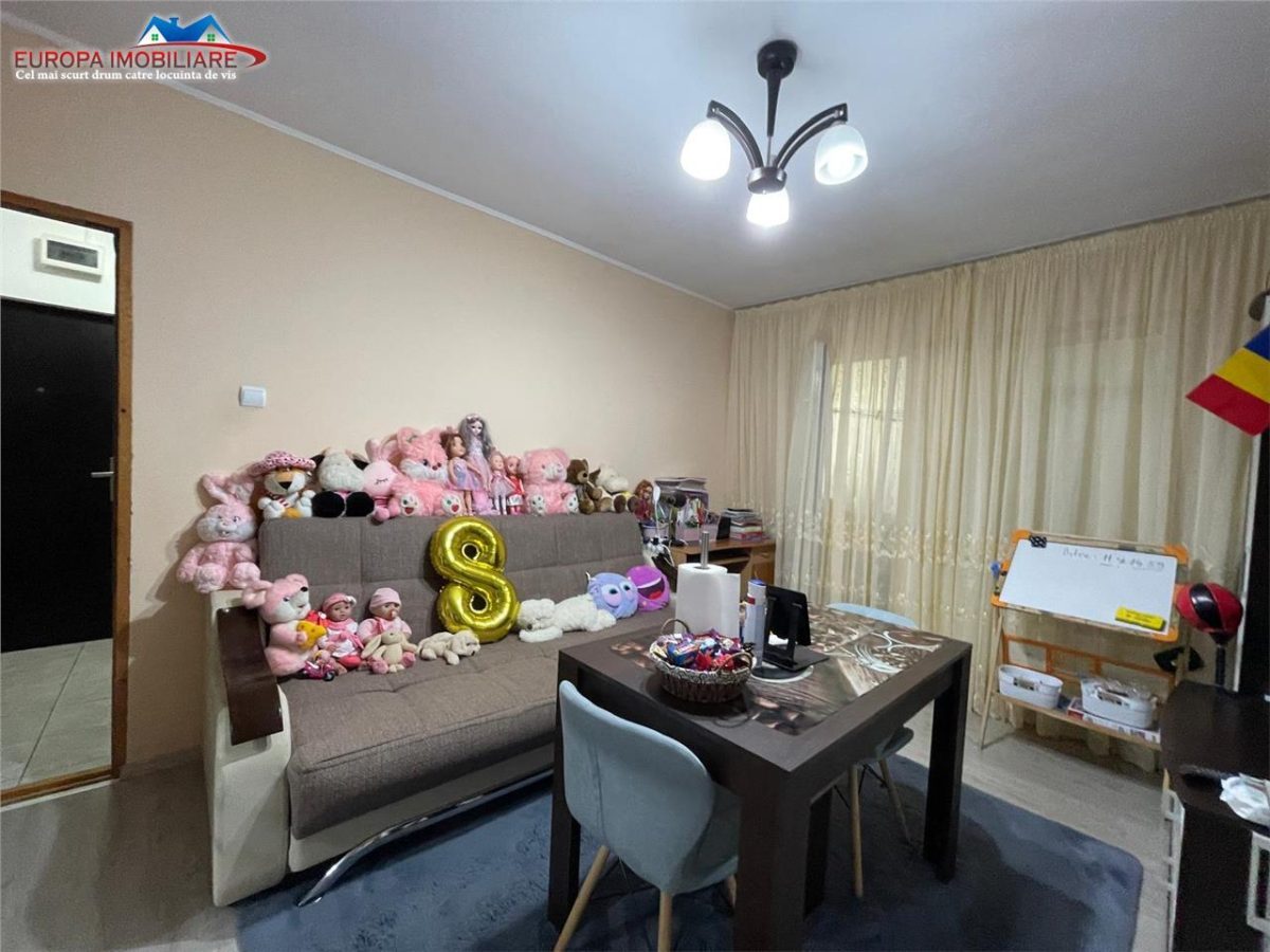 Apartament cu 2 camere de vanzare zona Alunisului Tulcea - foto 2