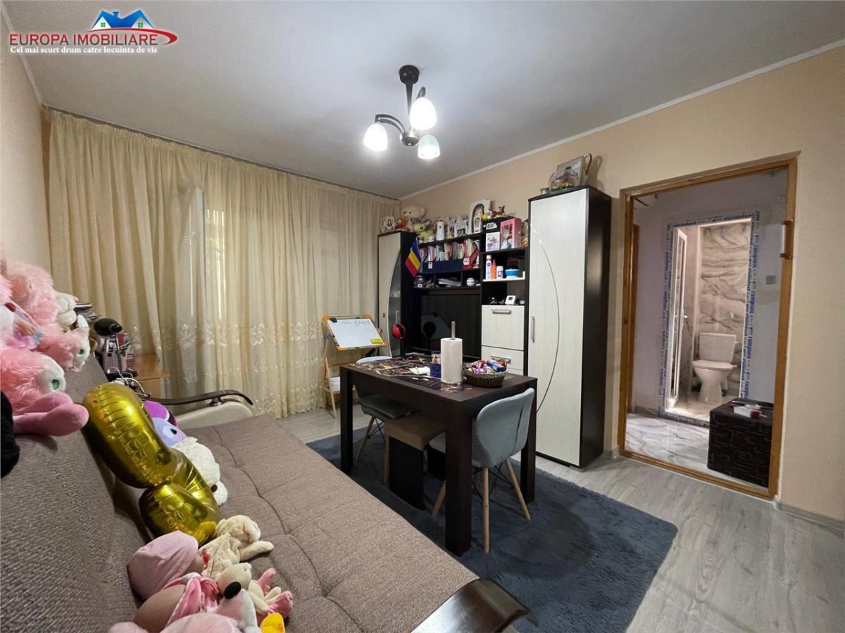 Apartament cu 2 camere de vanzare zona Alunisului Tulcea - foto 3