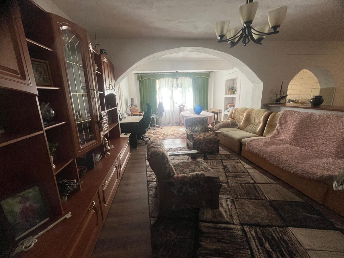 Caransebes, Casa P+1+2+M, Zona ACR - foto 5