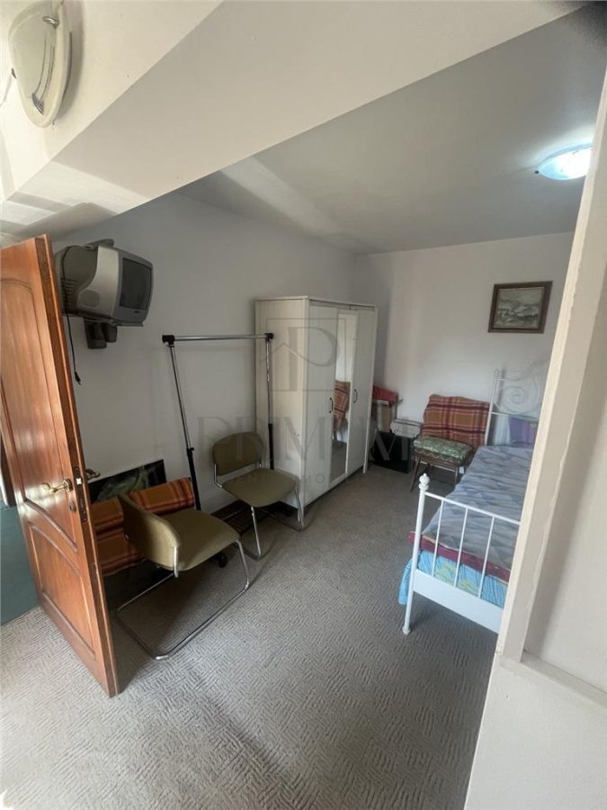 LIPOVEI - Vila INDIVIDUALA - P+2 - 8 cam - 4 bai - curte -GRADINA - PIVNITA -toate utilitatile- - foto 4