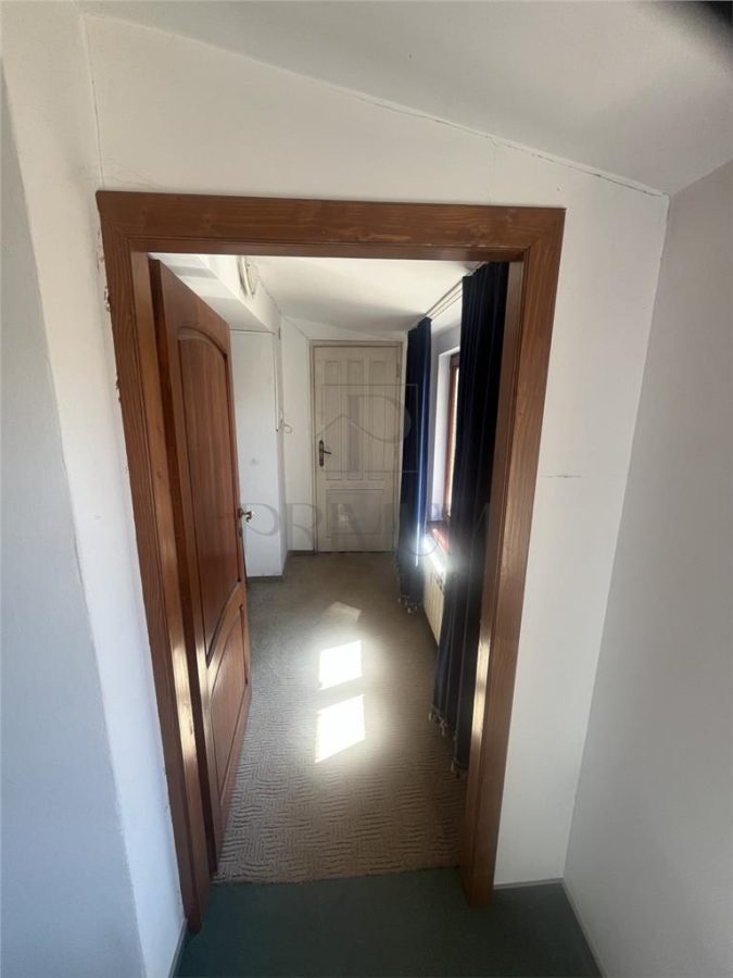 LIPOVEI - Vila INDIVIDUALA - P+2 - 8 cam - 4 bai - curte -GRADINA - PIVNITA -toate utilitatile- - foto 5