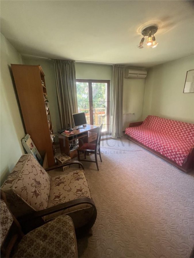 LIPOVEI - Vila INDIVIDUALA - P+2 - 8 cam - 4 bai - curte -GRADINA - PIVNITA -toate utilitatile- - foto 6