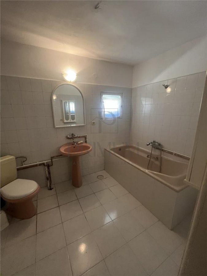 LIPOVEI - Vila INDIVIDUALA - P+2 - 8 cam - 4 bai - curte -GRADINA - PIVNITA -toate utilitatile- - foto 7