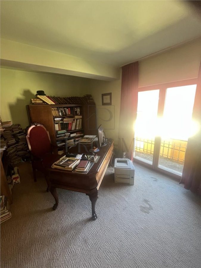 LIPOVEI - Vila INDIVIDUALA - P+2 - 8 cam - 4 bai - curte -GRADINA - PIVNITA -toate utilitatile- - foto 9