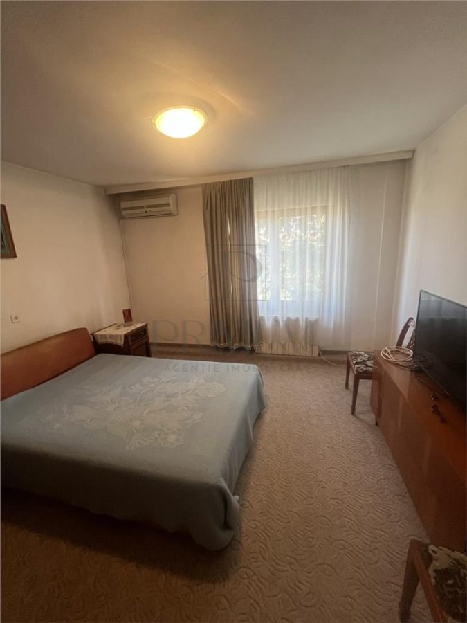LIPOVEI - Vila INDIVIDUALA - P+2 - 8 cam - 4 bai - curte -GRADINA - PIVNITA -toate utilitatile- - foto 10