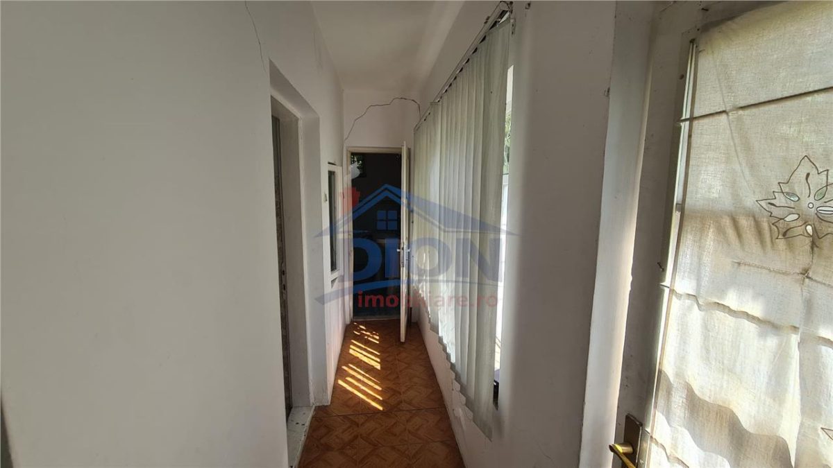 In Calarasi  - Central -Casa si teren  pe strada Grivita - foto 5