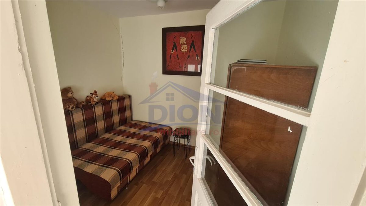 In Calarasi  - Central -Casa si teren  pe strada Grivita - foto 7