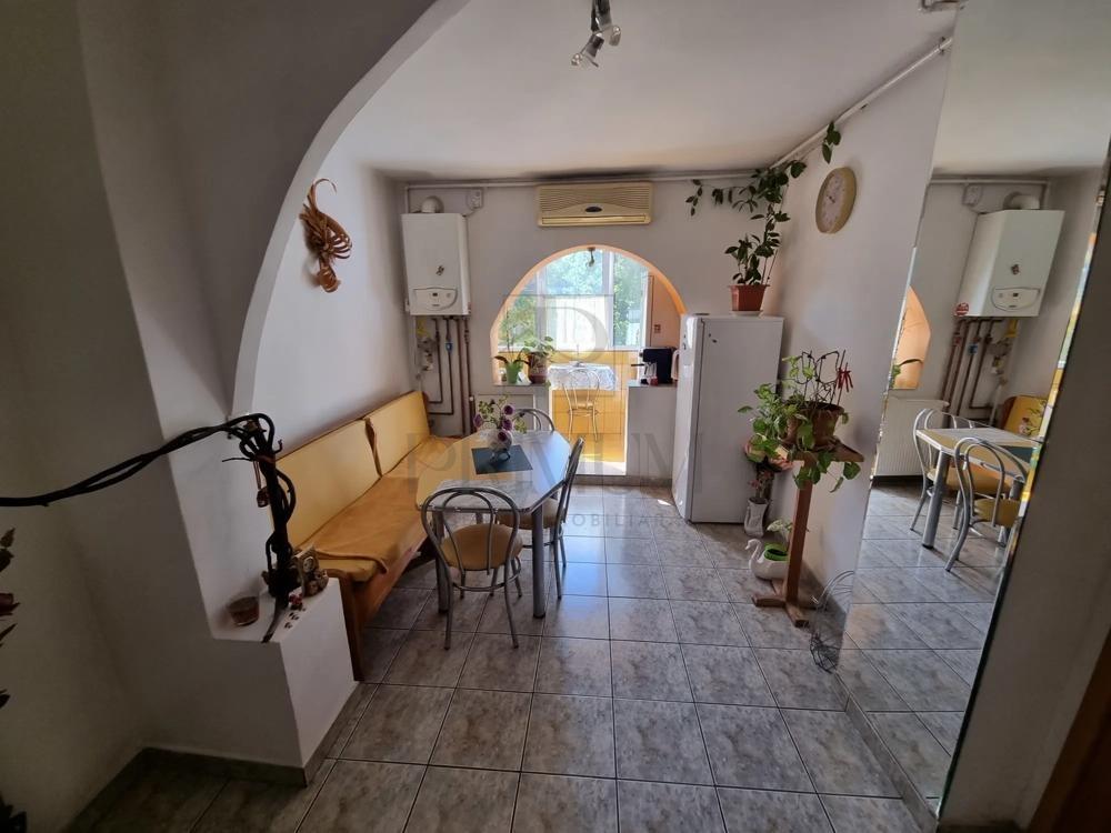 TORONTALULUI - 3 CAM - 2 BALCOANE - CENTRALA - ETJ.INTERMEDIAR -BOXA - 