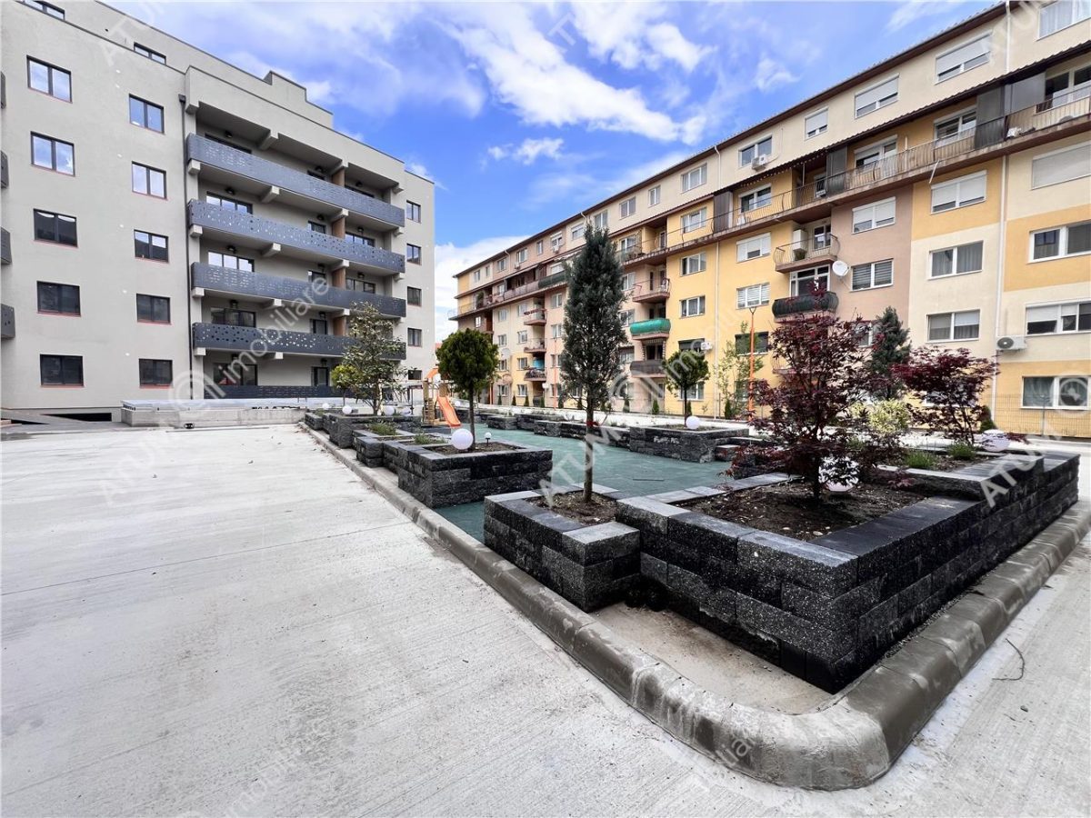 Apartament cu 3 camere 2 bai si 2 balcoane zona Rahovei Sibiu - foto 12