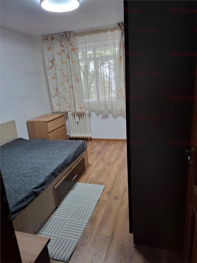 inchiriere apartament 3 camere superb | metrou 1 Decembrie | etaj 1/4 | renovat complet | mobilat si utilat | totul nou |  loc de parcare | - foto 4