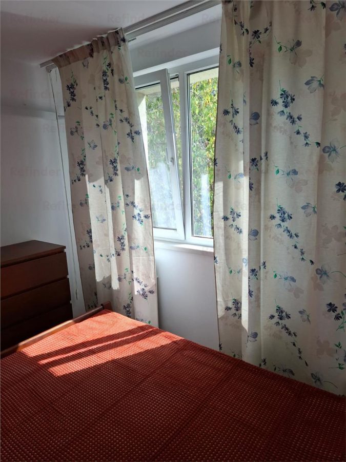 inchiriere apartament 3 camere superb | metrou 1 Decembrie | etaj 1/4 | renovat complet | mobilat si utilat | totul nou |  loc de parcare | - foto 7