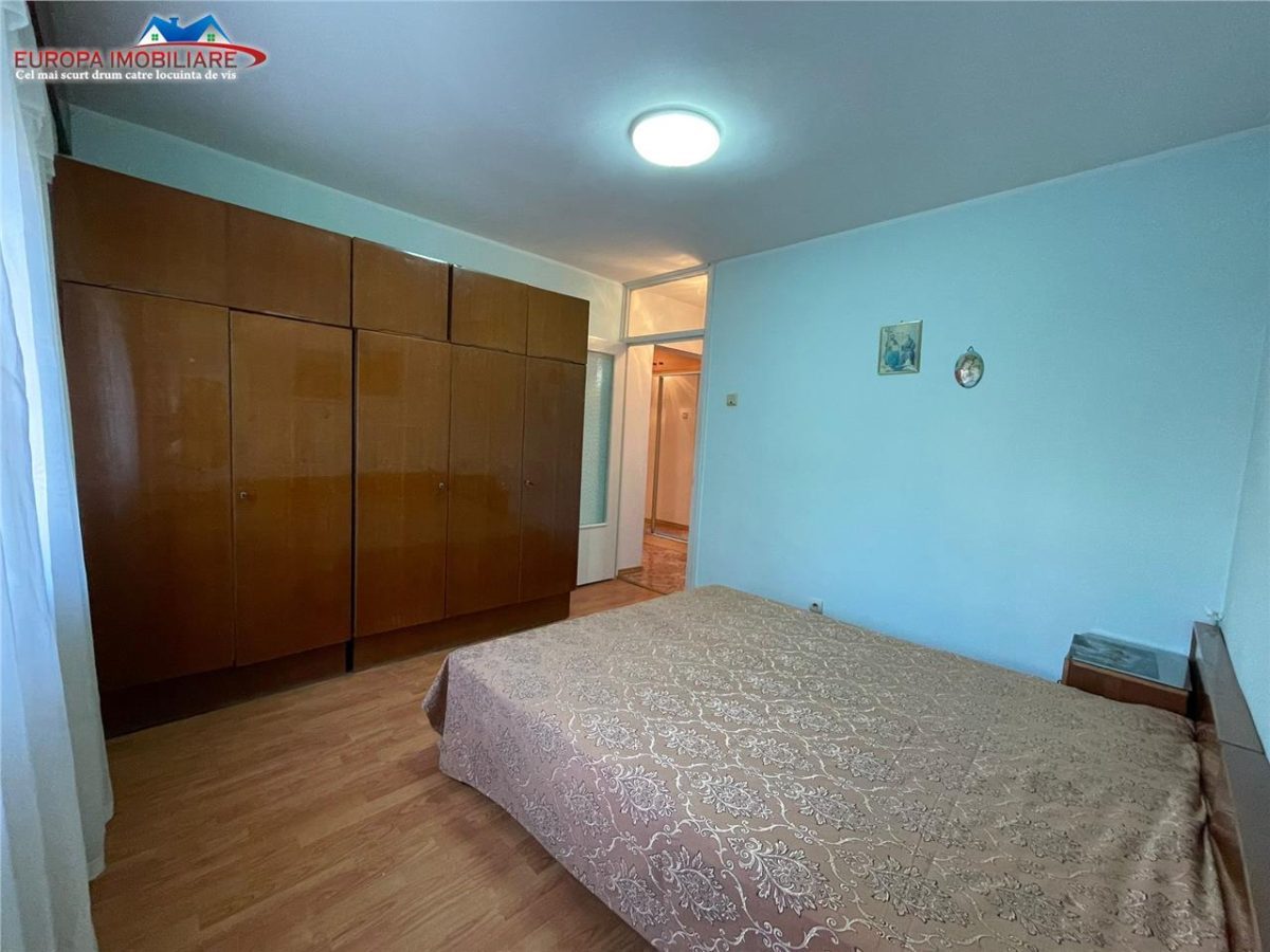Apartament 3 camere de vanzare zona E3 -Tulcea - foto 3