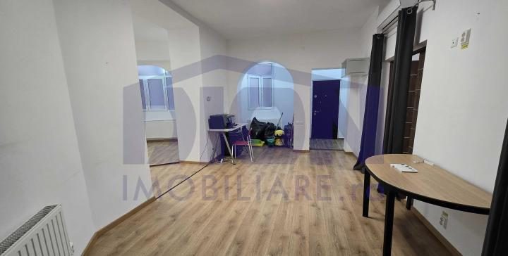 Apartament spatios, zona Ultracentrala - foto 4