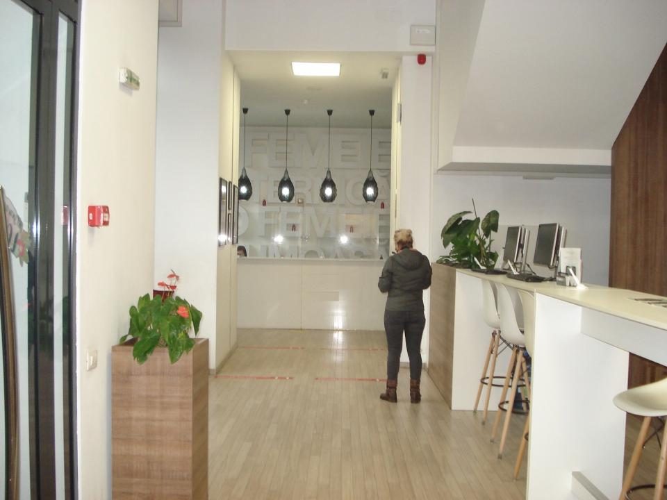 Piata Unirii - Dealul Mitropoliei spatiu pretabil showroom, reprezentata, birouri - 
