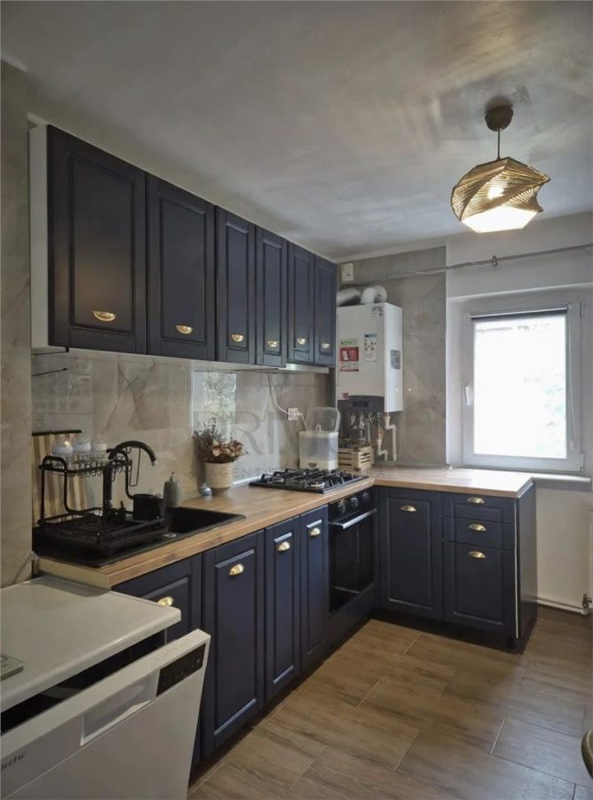 COMPLEX STUDENTESC - 3 CAM - DECOMANDAT - 2 BAI - 2 BALCOANE - BOXA - CENTRALA || - 