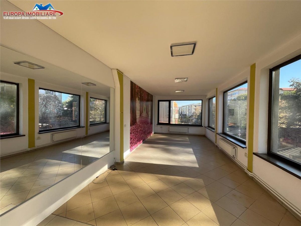 Spatiu de inchiriat  zona ultracentrala Tulcea - foto 20