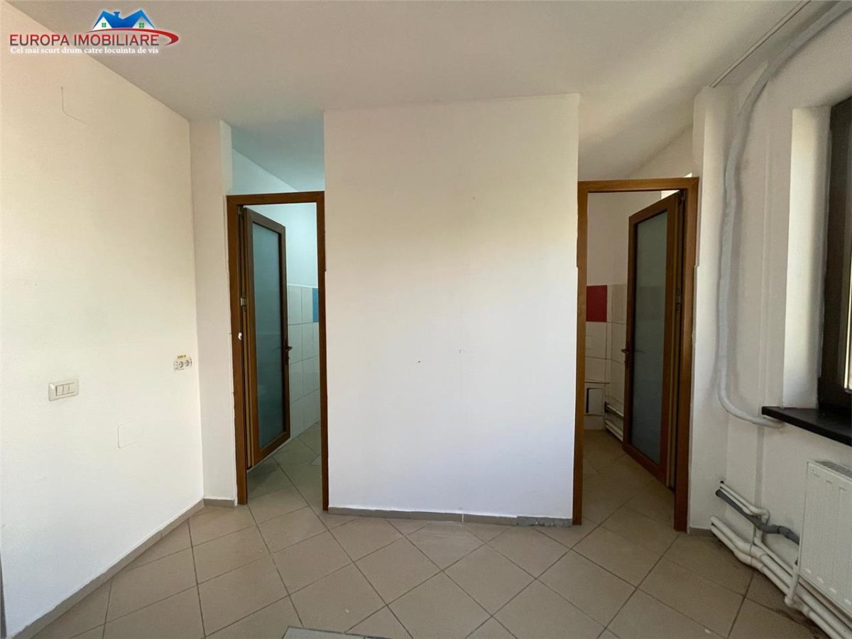 Spatiu de inchiriat  zona ultracentrala Tulcea - foto 25