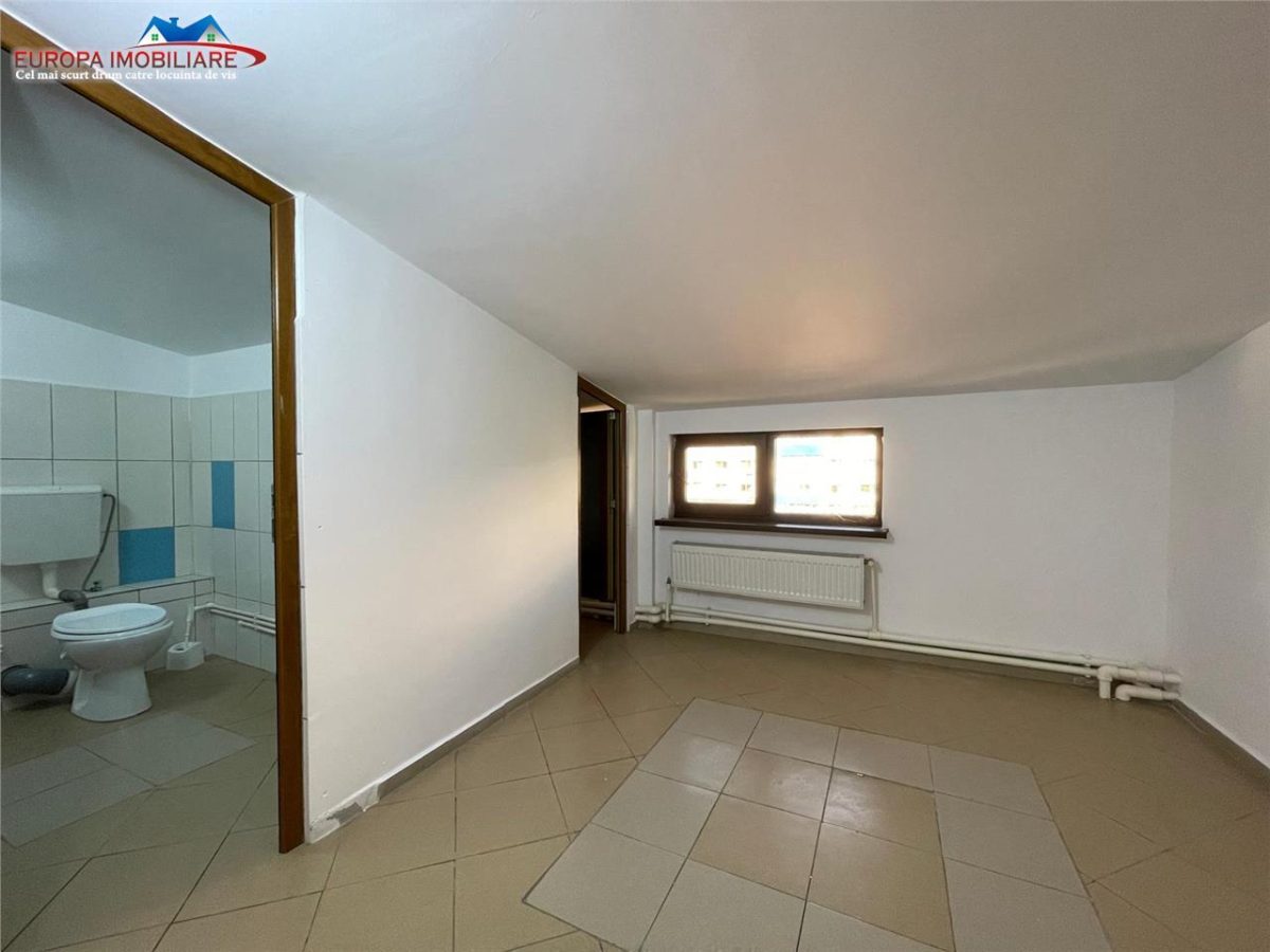 Spatiu de inchiriat  zona ultracentrala Tulcea - foto 9