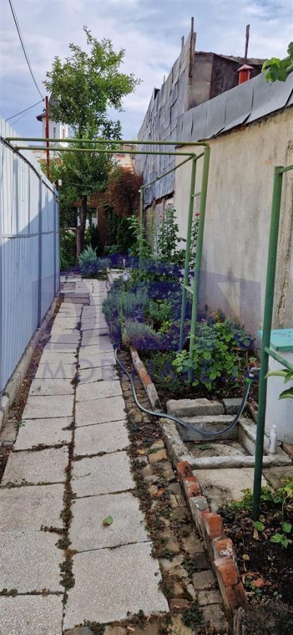 Casa cocheta cu potential, intr- o zona linistita a Chitilei - foto 16