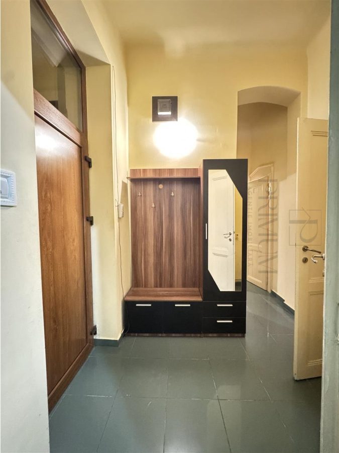 MEDICINA - 2 CAMERE - DECOMANDAT - SPATIOS - ETAJ 1 - CLADIRE ISTORICA - foto 8