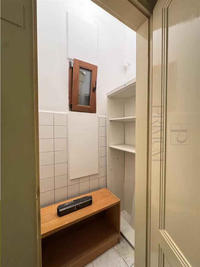 MEDICINA - 2 CAMERE - DECOMANDAT - SPATIOS - ETAJ 1 - CLADIRE ISTORICA - foto 10